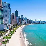 Apartamento Pé na Areia, Beira Mar, Balneário Camboriú